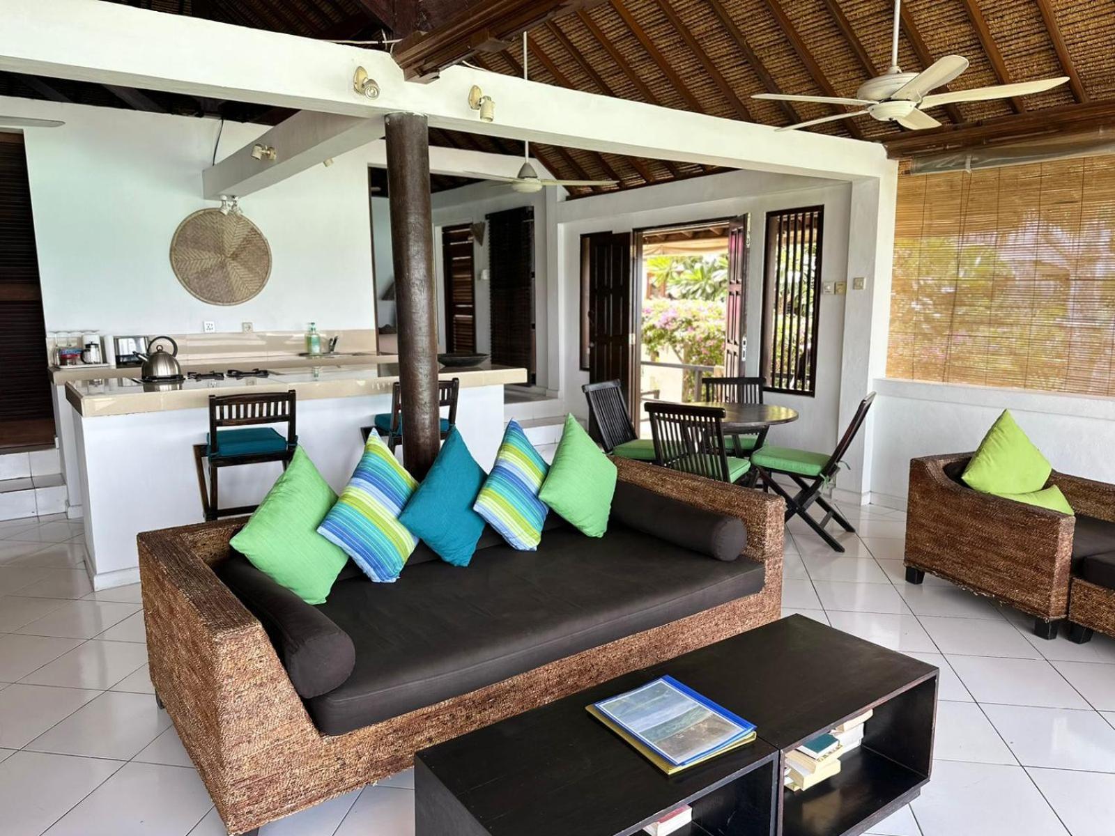 Atas Lembongan Villa